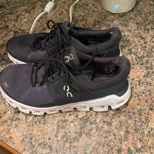Women’s Size 8.5 OnClouds